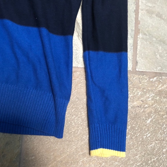 G.H. Bass & Co Blue Sweater - Picture 4 of 5